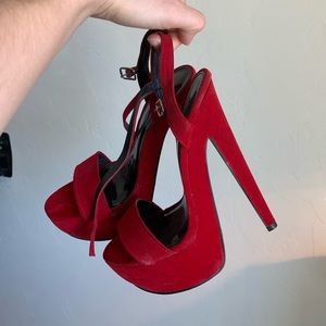 Red platform pumps